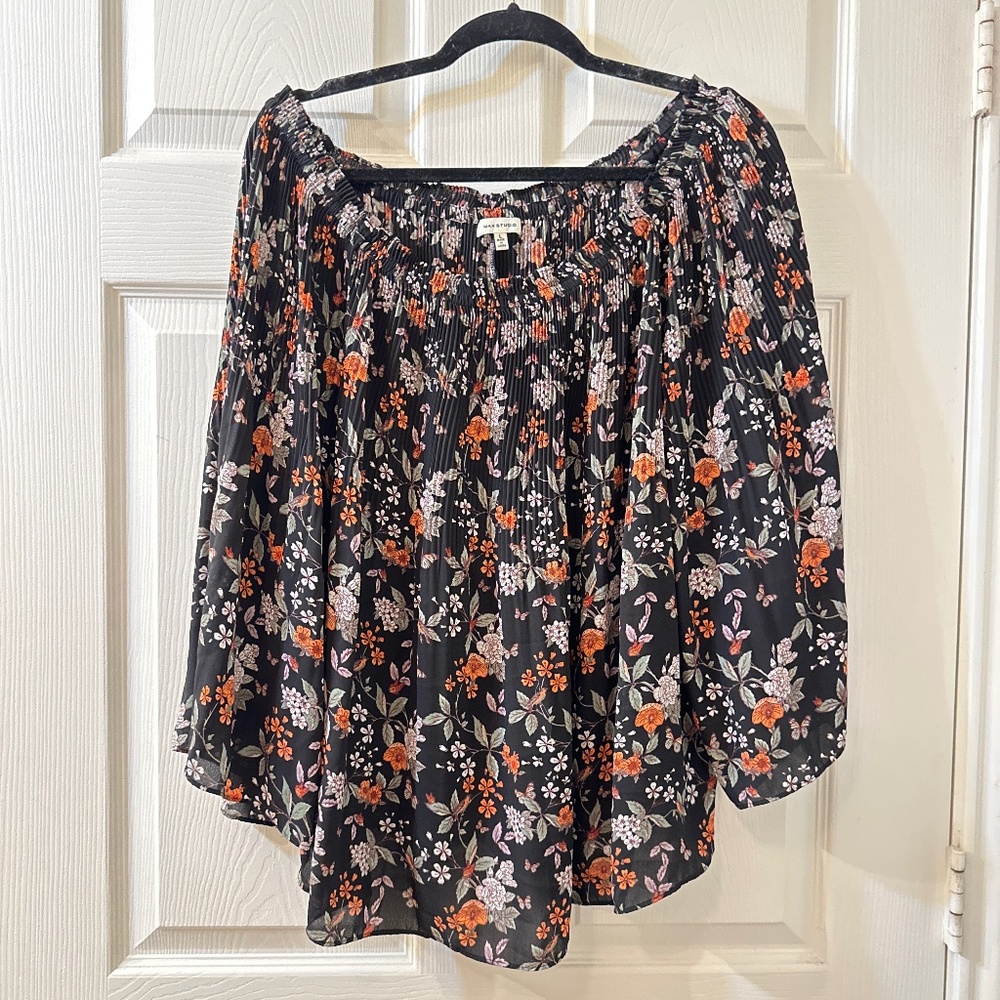 MAX STUDIO BELL SLEEVE TOP Size: L